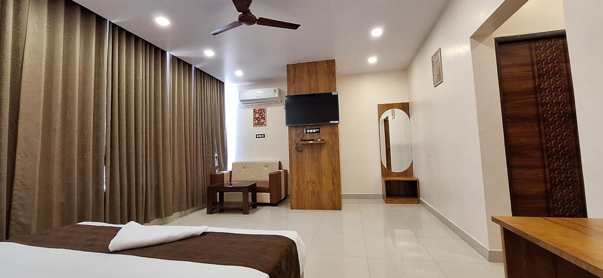 New Sun International & Banquet Hall 贾姆谢德布尔 外观 照片